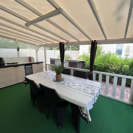 La Carabasse Mobil-home Tres Bien Equipe * Vias