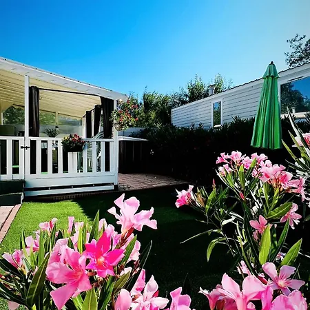 La Carabasse Mobil-home Tres Bien Equipe * Vias