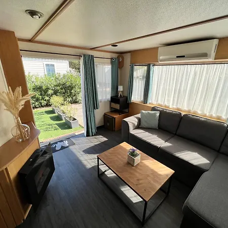 La Carabasse Mobil-home Tres Bien Equipe Campsite