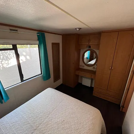La Carabasse Mobil-home Tres Bien Equipe Campsite Vias