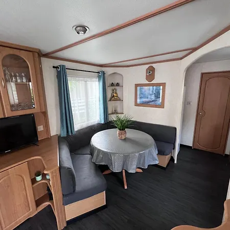 La Carabasse Mobil-home Tres Bien Equipe Campsite Vias
